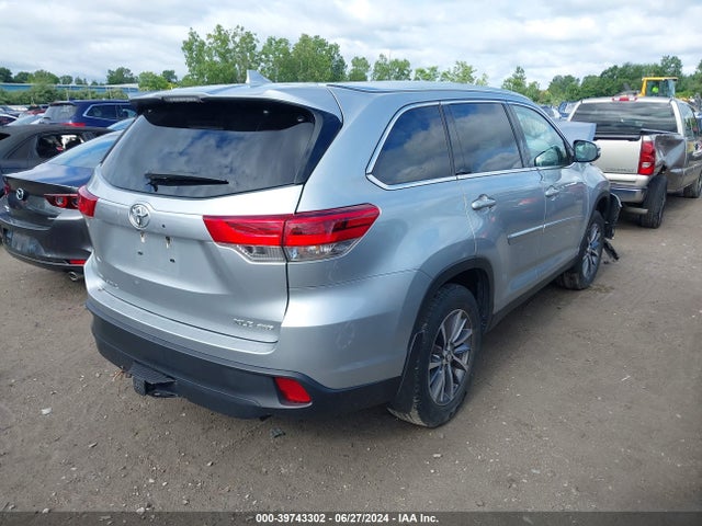 Toyota Highlander Xle 2019 5TDJZRFH5KS584360 Image 4