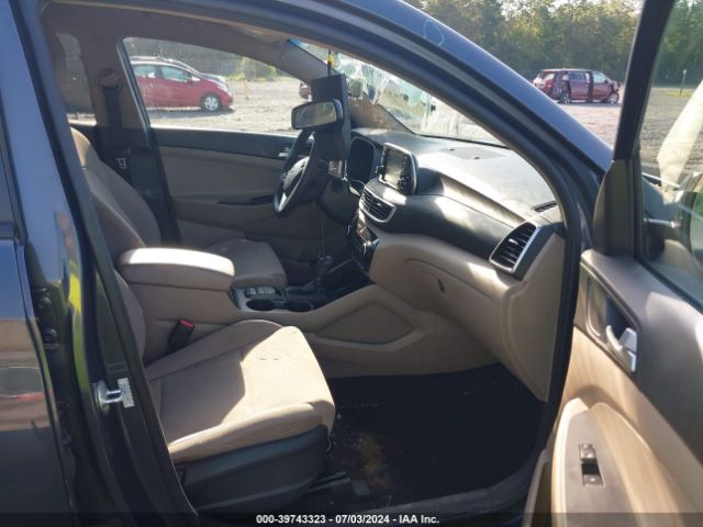 KM8J33A48LU268916 Hyundai Tucson Value