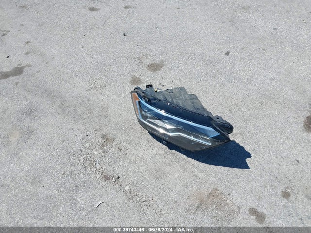 3VWN57BU5MM077074 Volkswagen tsi