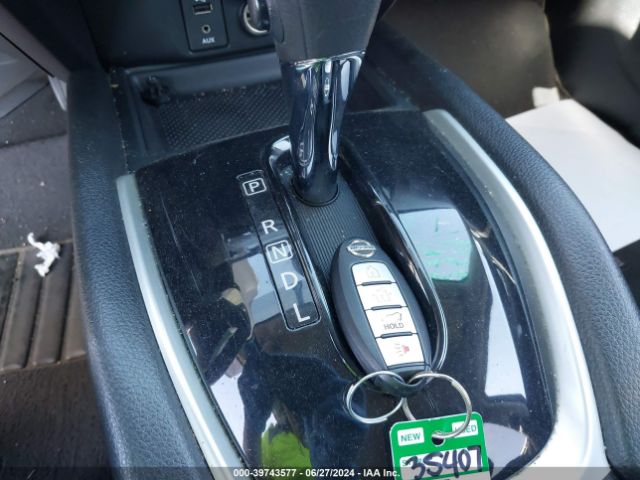 JN8AT2MT3GW022694 Nissan ROGUE SV