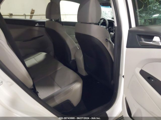 KM8J2CA44MU386448 Hyundai TUCSON SE