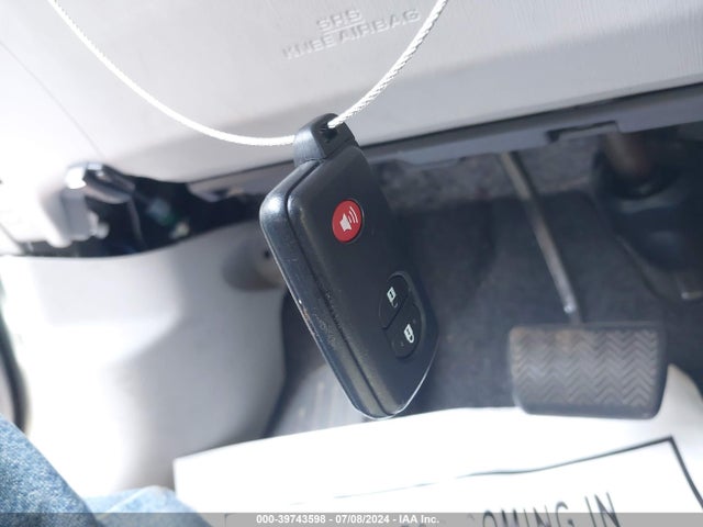 Toyota Prius V Five 2016 JTDZN3EU7GJ045821 Image 11