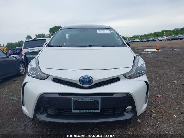 Toyota Prius V Five 2016 JTDZN3EU7GJ045821 Image 13