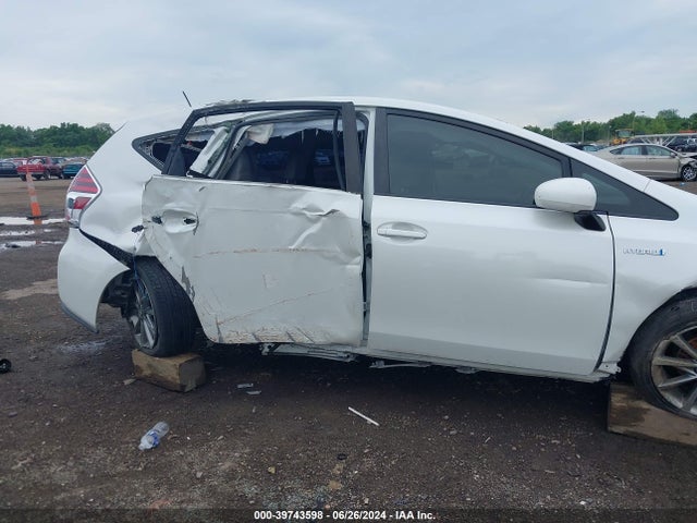 Toyota Prius V Five 2016 JTDZN3EU7GJ045821 Image 6