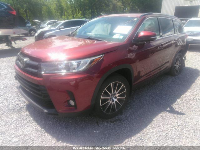5TDJZRFH1JS817195 Toyota Highlander Se