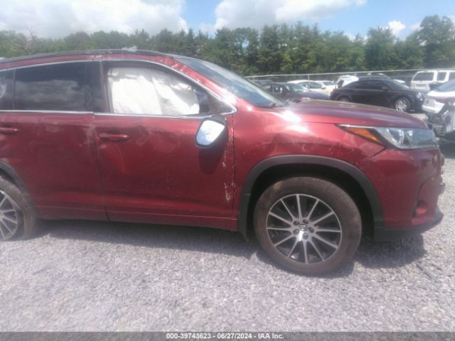 5TDJZRFH1JS817195 Toyota Highlander Se