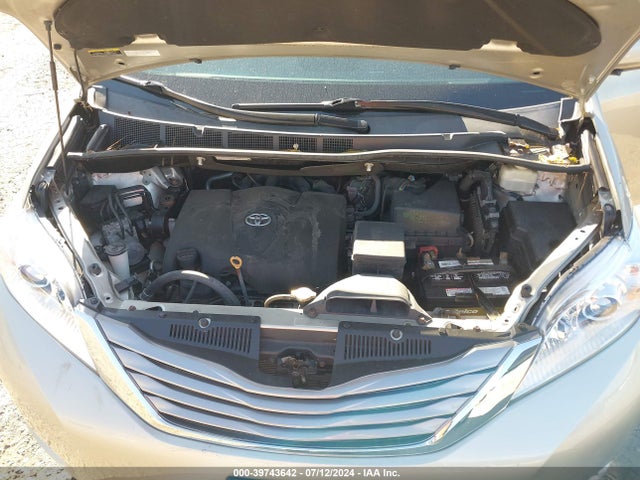 Toyota Sienna Xle 7 Passenger 2017 5TDDZ3DC5HS183322 Image 10