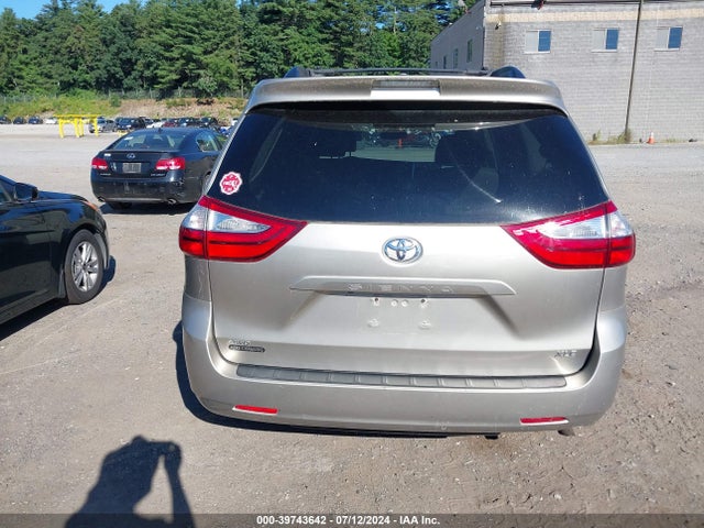 Toyota Sienna Xle 7 Passenger 2017 5TDDZ3DC5HS183322 Image 16