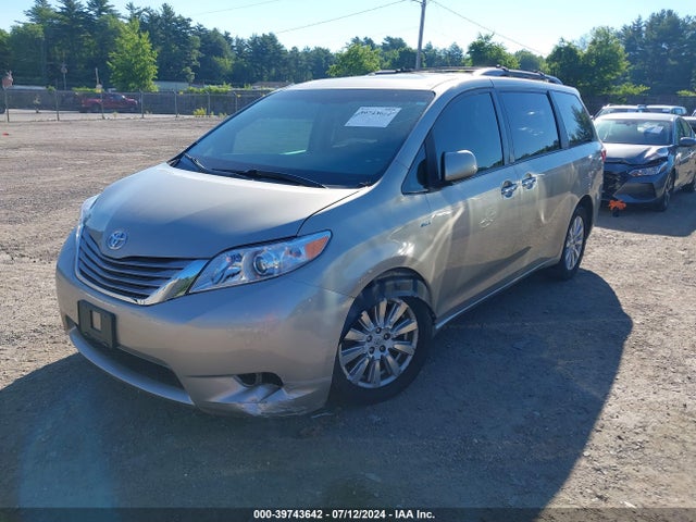 Toyota Sienna Xle 7 Passenger 2017 5TDDZ3DC5HS183322 Image 2