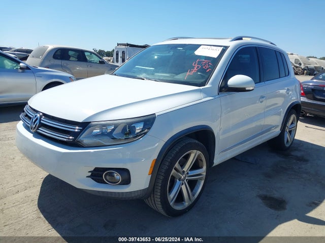 WVGAV3AX4EW073925 Volkswagen Tiguan R-line