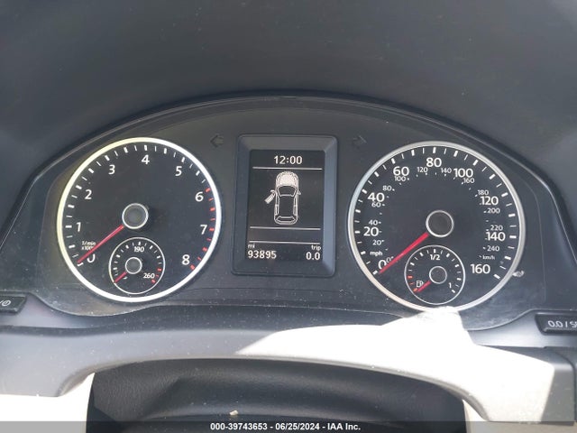 WVGAV3AX4EW073925 Volkswagen Tiguan R-line