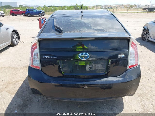 Toyota Prius Two 2015 JTDKN3DU6F1927807 Image 17