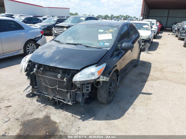 Toyota Prius Two 2015 JTDKN3DU6F1927807 Image 2
