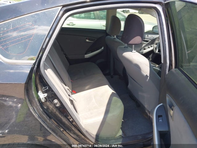 Toyota Prius Two 2015 JTDKN3DU6F1927807 Image 8