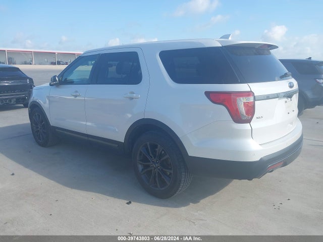 Ford EXPLORER XLT 2017 1FM5K7D82HGA98763 Image 3