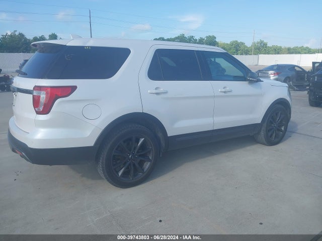 Ford EXPLORER XLT 2017 1FM5K7D82HGA98763 Image 4
