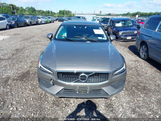 7JRA22TK2KG002934 Volvo S60 T6 Momentum