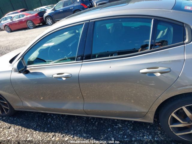 7JRA22TK2KG002934 Volvo S60 T6 Momentum