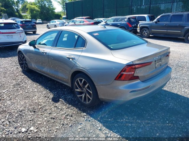 7JRA22TK2KG002934 Volvo S60 T6 Momentum