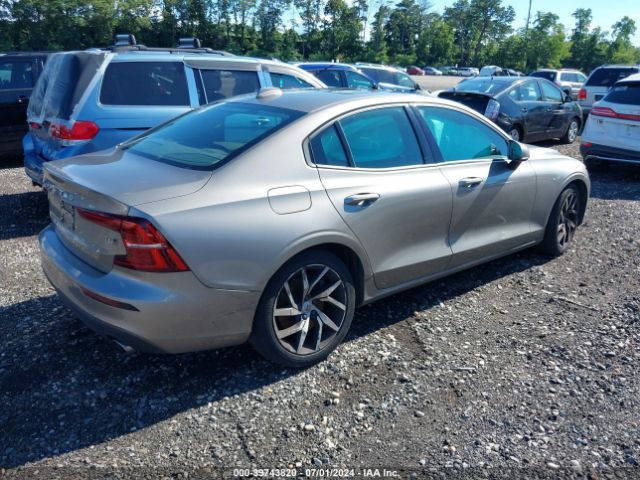 7JRA22TK2KG002934 Volvo S60 T6 Momentum