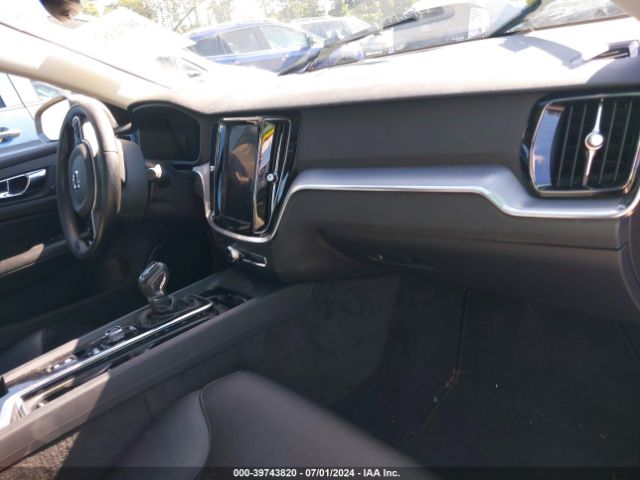 7JRA22TK2KG002934 Volvo S60 T6 Momentum