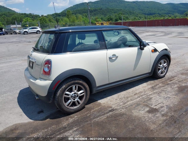 2013 MINI HARDTOP WMWSU3C56DT371851 Photo 3