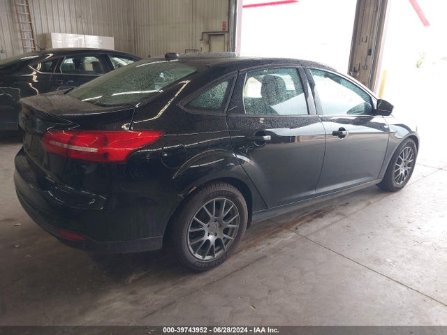 Ford FOCUS SE 2016 1FADP3F25GL246144 Image 4