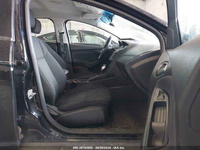 Ford FOCUS SE 2016 1FADP3F25GL246144 Image 5