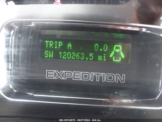Ford Expedition Limited 2014 1FMJU1K54EEF41792 Image 16