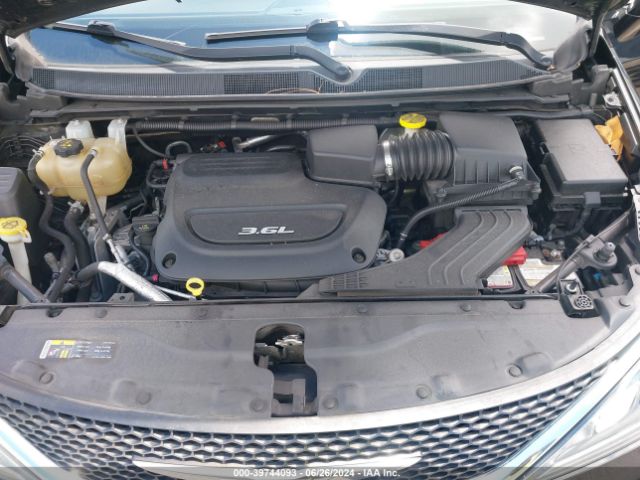 2C4RC1EG4HR683896 Chrysler Pacifica Touring-l Plus