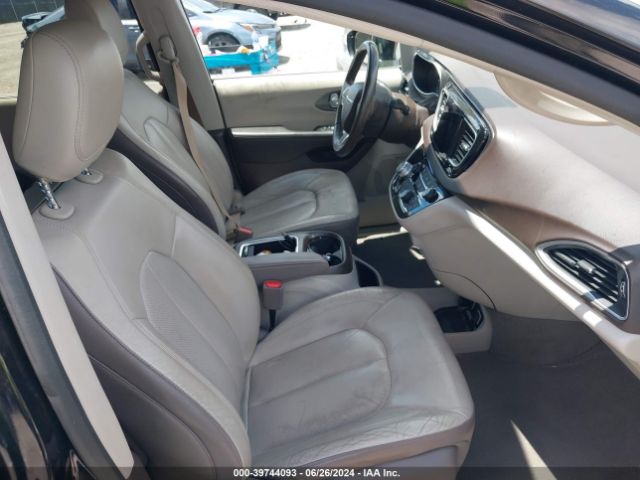 2C4RC1EG4HR683896 Chrysler Pacifica Touring-l Plus