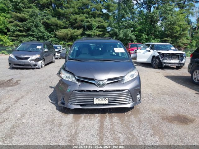 5TDYZ3DC7JS901749 Toyota Sienna Xle 8 Passenger
