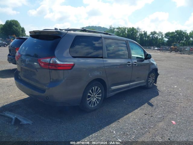 5TDYZ3DC7JS901749 Toyota Sienna Xle 8 Passenger