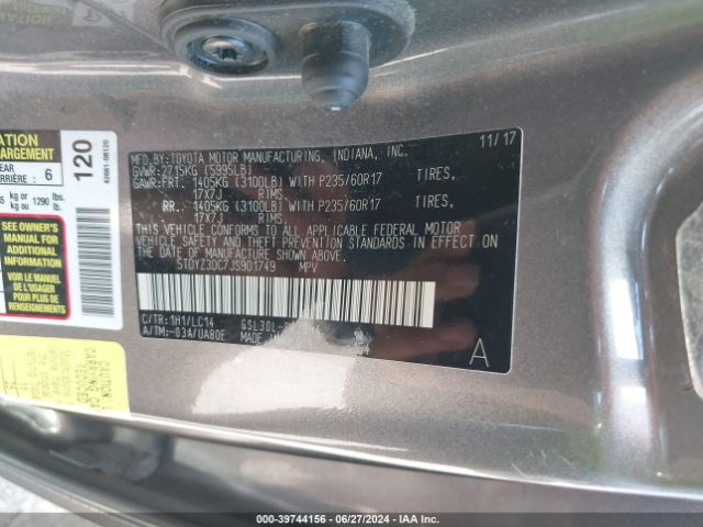 5TDYZ3DC7JS901749 Toyota Sienna Xle 8 Passenger