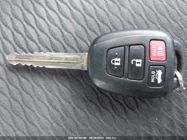 Toyota COROLLA LE 2018 5YFBURHE6JP816235 Image 11
