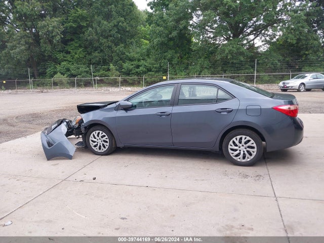 Toyota COROLLA LE 2018 5YFBURHE6JP816235 Image 14