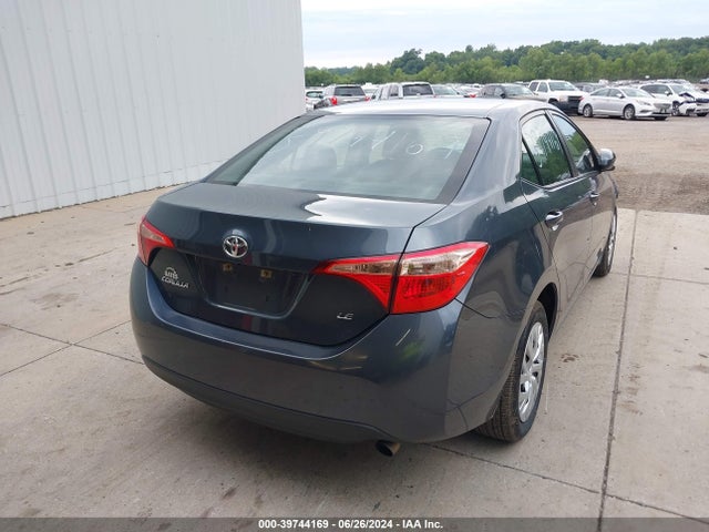 Toyota COROLLA LE 2018 5YFBURHE6JP816235 Image 4