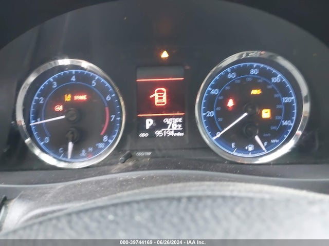 Toyota COROLLA LE 2018 5YFBURHE6JP816235 Image 7