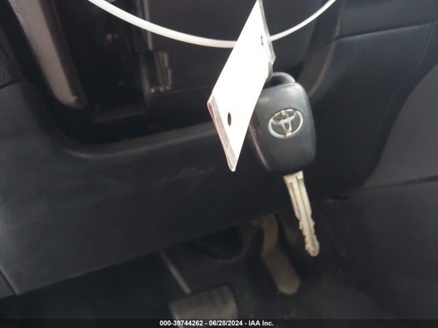Toyota COROLLA LE 2018 5YFBURHE9JP797230 Image 11