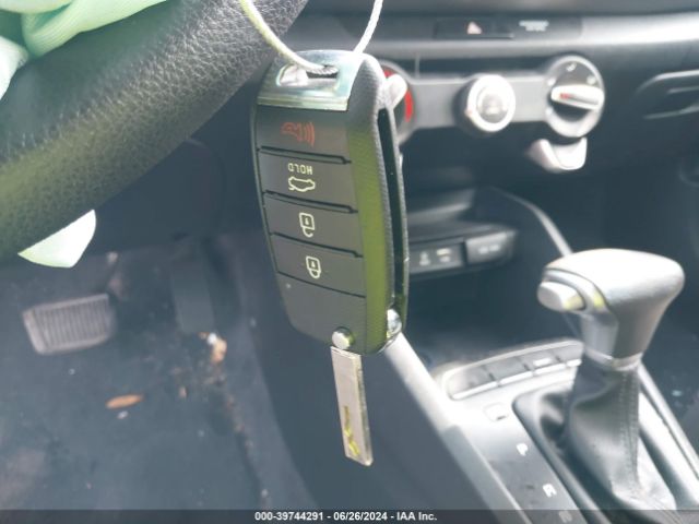 3KPA25AD2LE274924 KIA Rio 5-door S