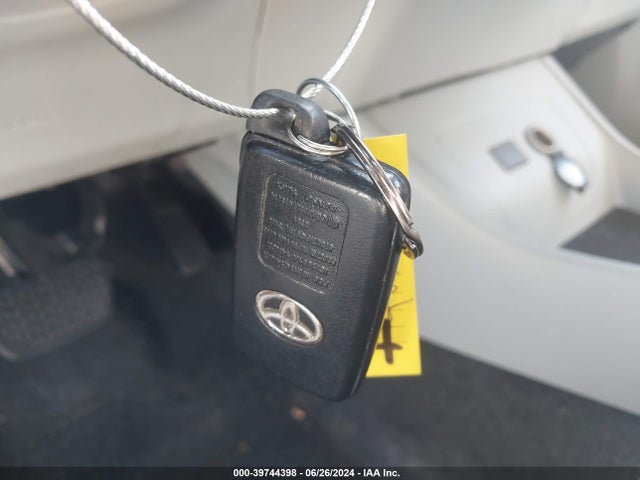 Toyota Prius Two 2015 JTDKN3DUXF1992871 Image 11