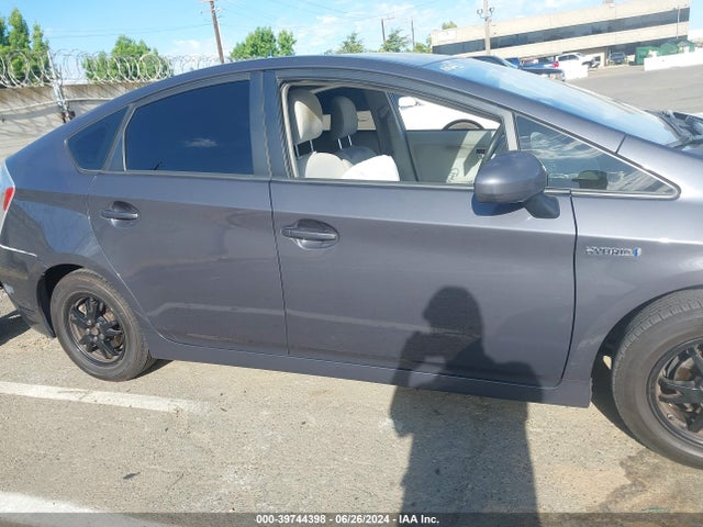 Toyota Prius Two 2015 JTDKN3DUXF1992871 Image 14