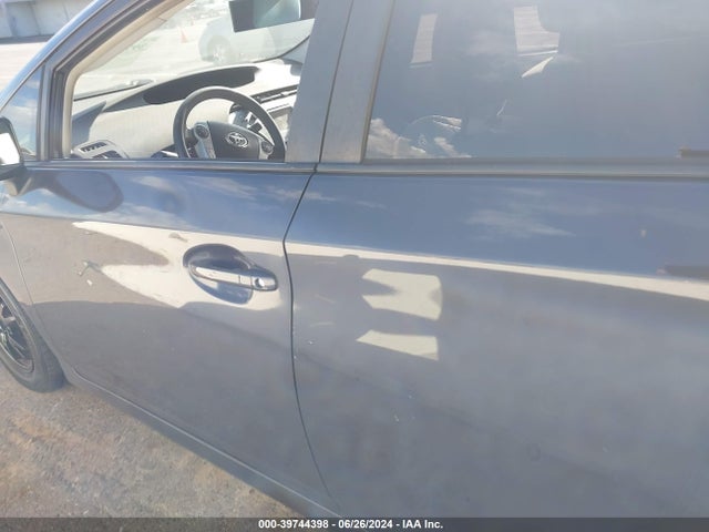 Toyota Prius Two 2015 JTDKN3DUXF1992871 Image 15