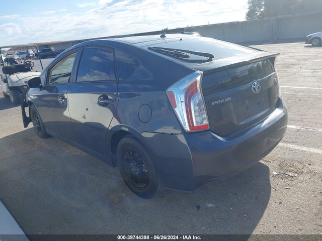 Toyota Prius Two 2015 JTDKN3DUXF1992871 Image 3