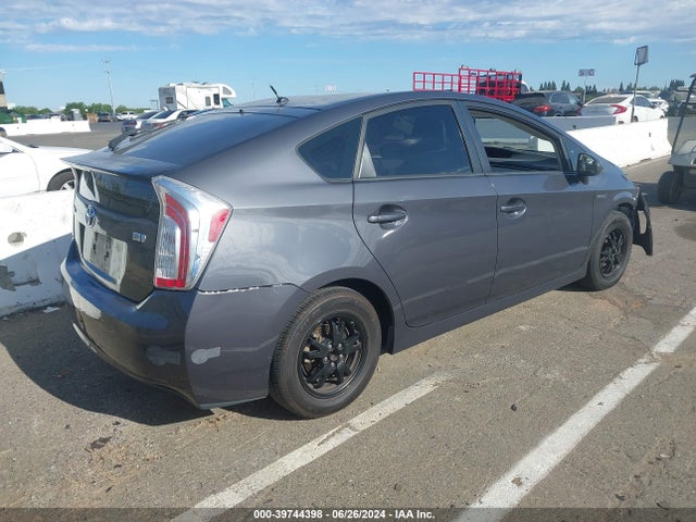 Toyota Prius Two 2015 JTDKN3DUXF1992871 Image 4