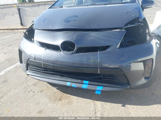 Toyota Prius Two 2015 JTDKN3DUXF1992871 Image 6