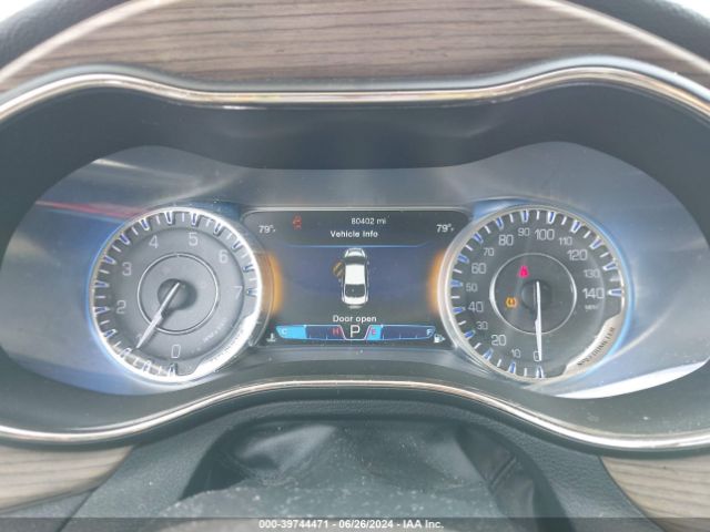 1C3CCCEG3GN100882 Chrysler 200 C