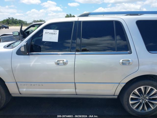 5LMJJ2HT8FEJ12450 Lincoln Navigator