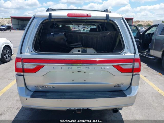 5LMJJ2HT8FEJ12450 Lincoln Navigator