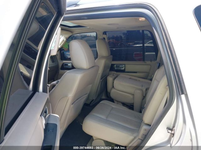 5LMJJ2HT8FEJ12450 Lincoln Navigator